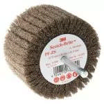 Eine 3M™ Scotch-Brite™ Pro Bürstenscheibe mit grauen Borsten und Etikett in der Mitte, ideal für Oberflächenbearbeitung und Reinigung.